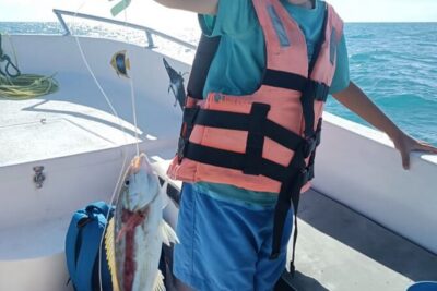Holbox - Fishing & Snorkeling in Cabo Catoche with drinks & snack - Stop 1: Fishing the Mexican way (and learning by doing)