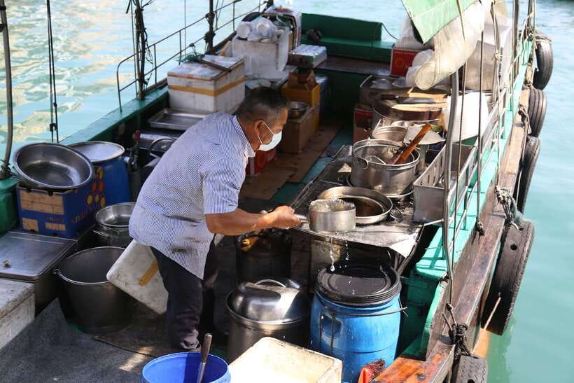 Hong Kong's Unforgettable Fishing and Cultural Immersion - Aberdeen Houseboat: the preserved floating home museum moment