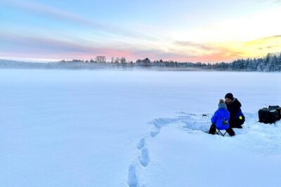 Ice Fishing in Rovaniemi - On the Ice With a Guide: Learning the Hole and the Fishing Part