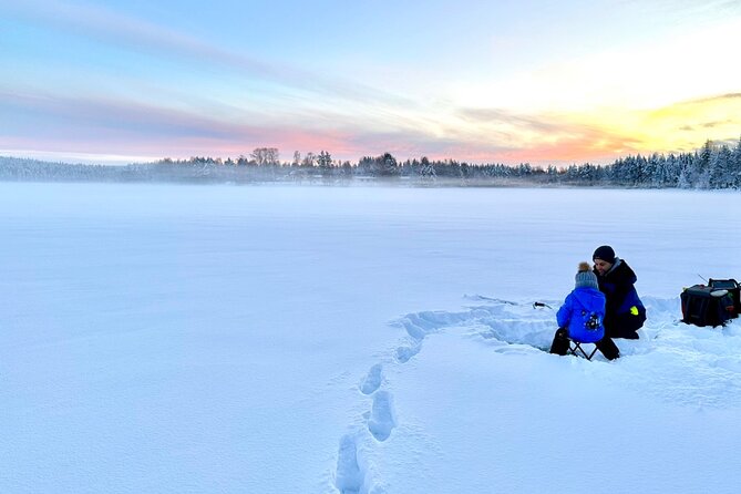 Ice Fishing in Rovaniemi - On the Ice With a Guide: Learning the Hole and the Fishing Part