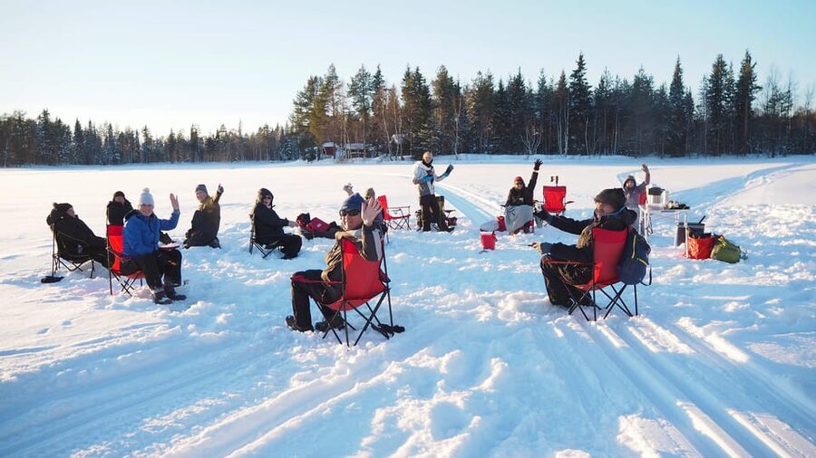 Ice fishing program in Lapland - Getting there from Rovaniemi: Arctic City Hotel to the ice