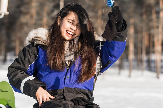 Ice Fishing Tour - The teepee campfire break: snacks, hot drinks, and stories