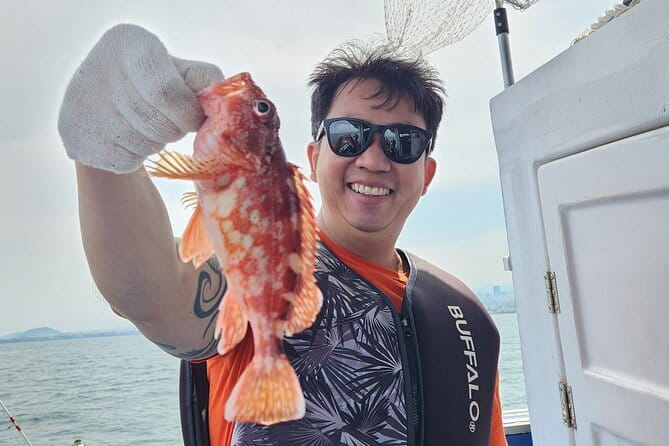 Jeju Hidden Gem Sea Boat Fishing Tour with Lunch - Hyunsapo Port: The Boat Fishing Start With Real Instruction
