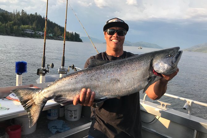 Ketchikan salmon and halibut fishing charter - Ketchikan Salmon and Halibut Fishing Charter: The Real Hook