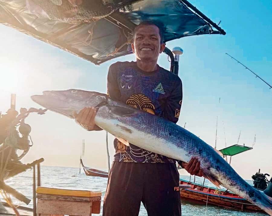 Ko Lanta: Exclusive Private Long-tail Boat Fishing Trip - The biggest decision point: pick a good sea day