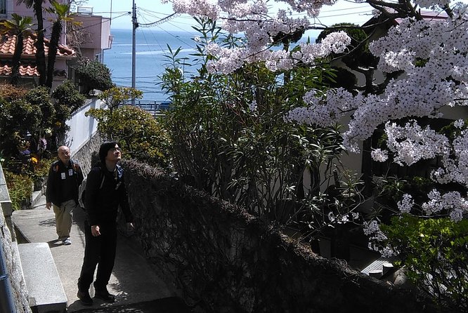 KOBE, SHIOYA, a quaint fishing town walking tour - Through the tunnel into town: barber, tatami, and everyday routines