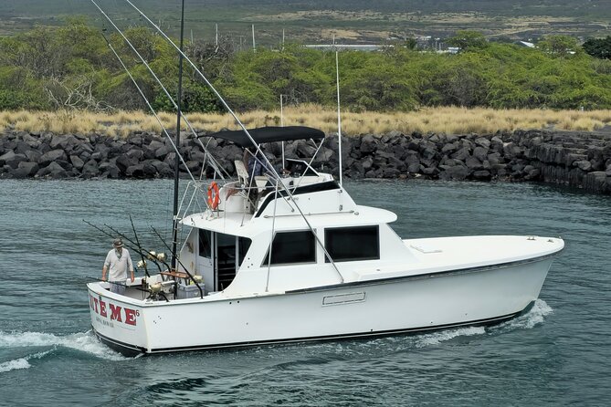Kona Hawaii Deep Sea Fishing Escapade on the Bite Me 6 - Inside the 41 Hatteras: Comfort on a Real Sportfishing Boat