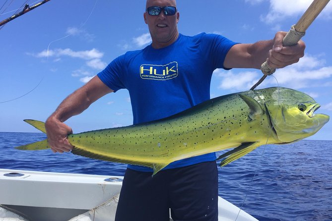 Kona Hawaii Deep Sea Fishing experience on the Bite Me 4 - Stop 1 at Honokohau Marina: the calm start before the action