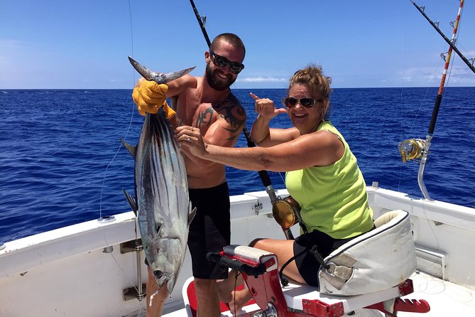 Kona Hawaii Fishing/Snorkel Large Group Private Charter on OE II - Stop 1 at Bite Me Sportfishing: check-in rhythm and what to bring