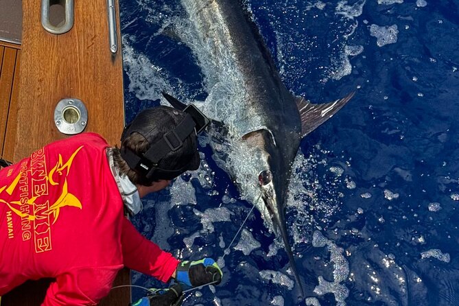 Kona Hawaii Per Person Shared Fishing with Bite Me Sportfishing - Meeting at 74-425 Kealakehe Pkwy: Check-In Without the Fuss