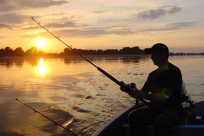 Lagoon Fishing in Bentota - Troll and bottom fishing with your own guide: how it plays in real life