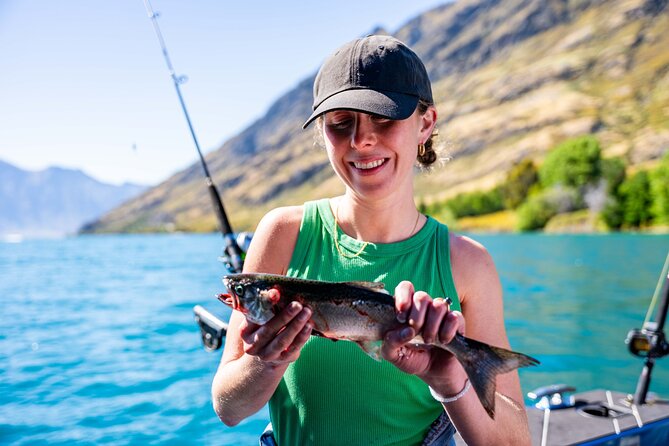Lake Wānaka: 3 hour Fishing Adventure by Boat - Iconic Wānaka views without turning the trip into a sightseeing bus