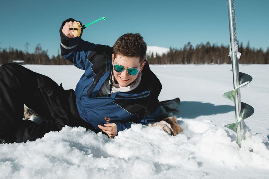 Levi: Finnish Ice Fishing Tour by Car - Getting to the frozen lake in comfort (Safartica + the warm car)
