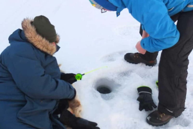 Lulea: Ice Fishing Tour in the heart of the city with Guide - Two Hours on the Frozen Sea: Drilling and Line-Setting
