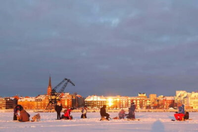 Lulea: Ice Fishing Tour in the heart of the city with Guide - Meeting at Gamla Hamnkranen: How You’ll Find the Guide Team