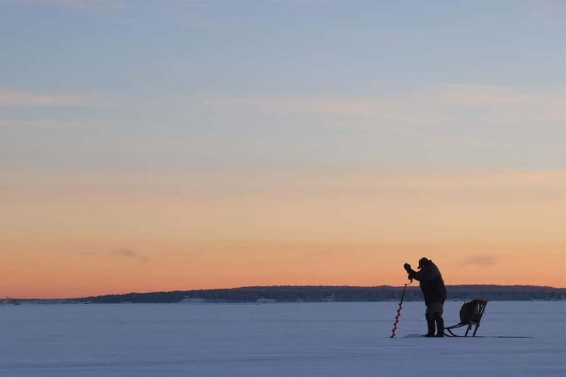 Lulea: Ice Fishing Tour in the heart of the city with Guide - Local Tips You Get in Real Time: Spots, Lures, and Fish Behavior