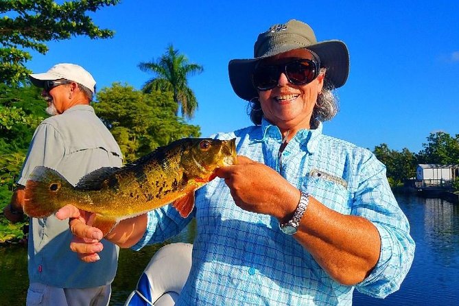 Miami Airport Lakes Peacock Bass Fishing Trip (1 to 4 ppl) - Gear, cooler, and instruction: what’s included and what you should plan for