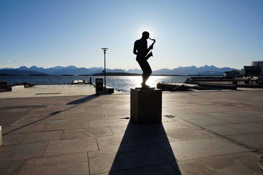Molde: Atlantic Ocean Road and Tour of Bud Fishing Village - From Hamnegata to the Fjord Edge: the First Part of the Drive