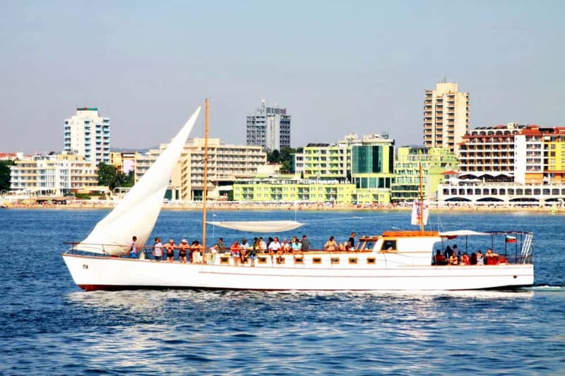 Nessebar: 4-Hour Boat Tour incl. Fishing, Lunch & Drinks - A 4-hour Black Sea cruise that balances fun and food