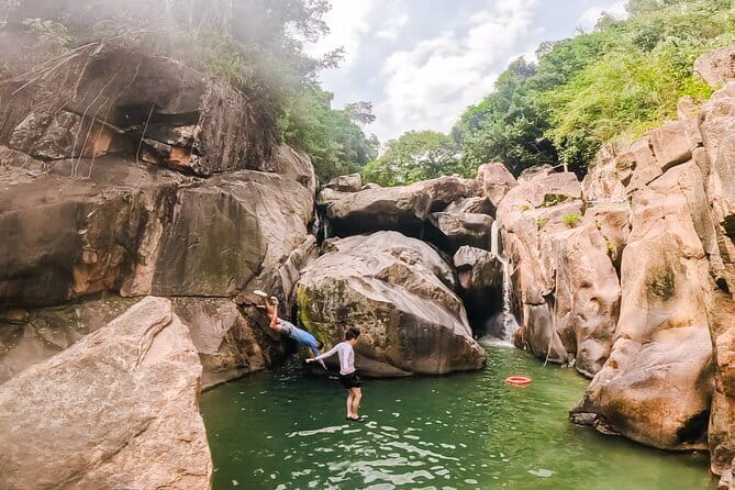 Nha Trang Bay Day Tour: Snorkeling, Fishing, BBQ Lunch & Relaxing - BBQ lunch on the water: good seafood idea, mixed expectations