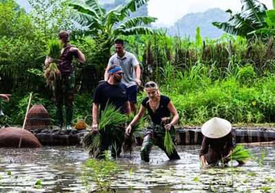 Ninh Binh: Rice planting and fishing by basket tour - The 90-minute flow: a compact farm day that stays focused