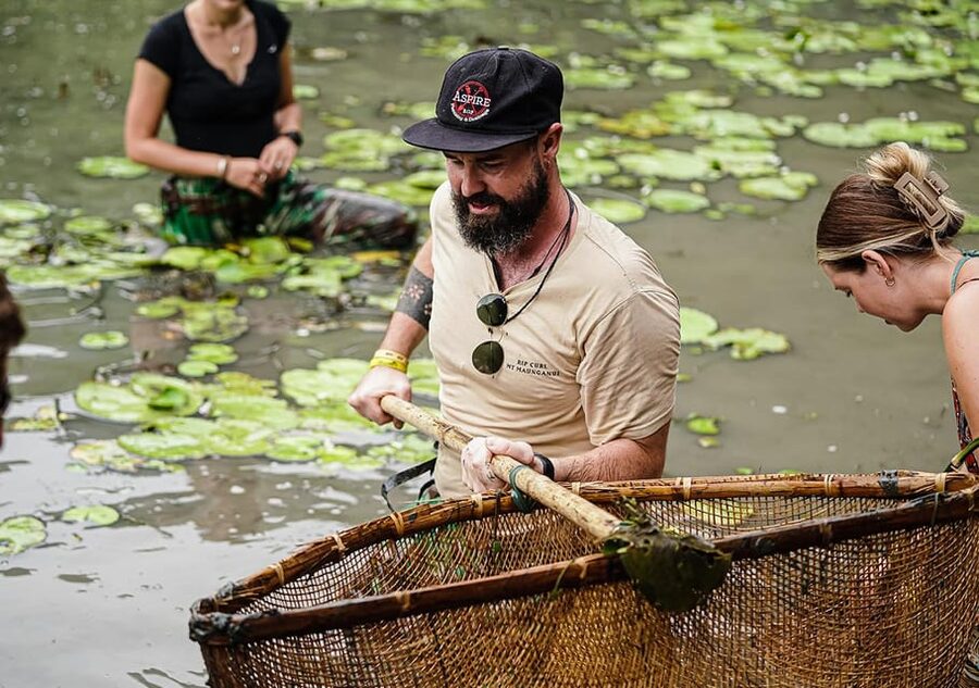Ninh Binh: Rice planting and fishing by basket tour - What to bring: small items that make a big difference