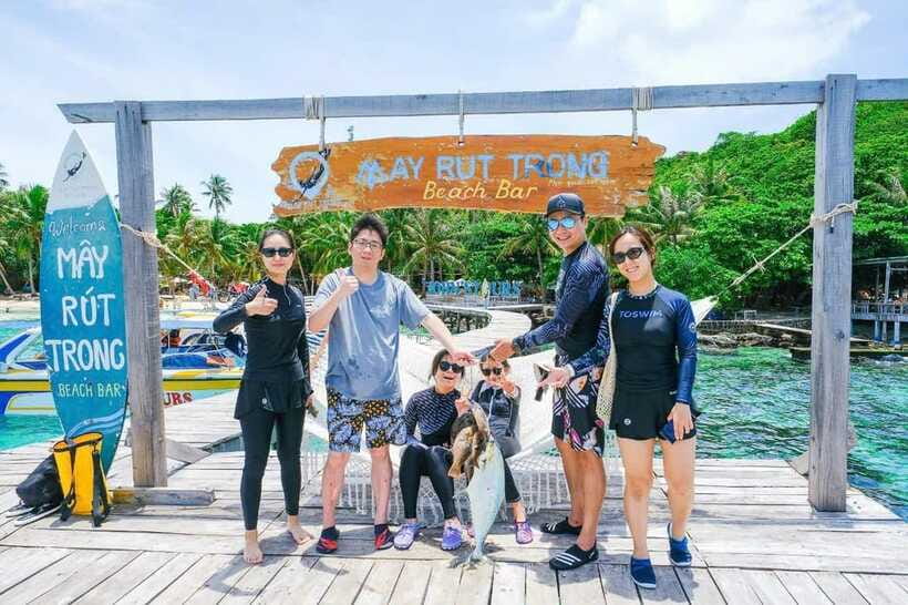 Phu Quoc 3 Island Private Tour With Snorkeling Fishing Beach - Fishing for sea urchins: the local skill part of the day