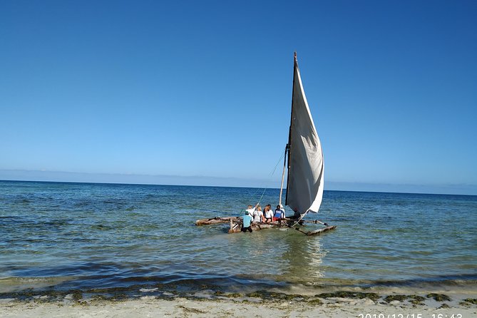 Pongwe Dhow fishing - Dhow sailing lessons: more than a boat ride