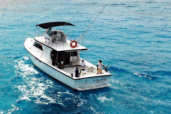 Private fishing charter Boat 48ft 12 pax Good Marlin and Sailfish - Where you fish: offshore trolling near Isla Mujeres
