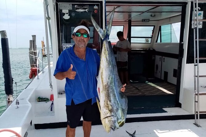 Private fishing charter Boat 48ft 12 pax Good Marlin and Sailfish - Meeting point and check-in: getting on the boat without stress