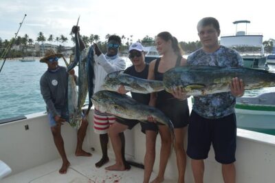 Private Fishing charter Punta Cana (Alondra) - Open bar and snacks: why the wait doesn’t feel like wasted time