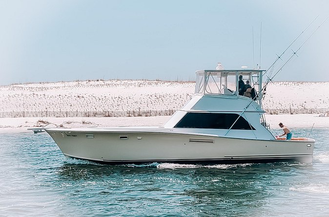 Private Fishing Charters from Destin Harbor - Finding fish: how the charter handles the first big step