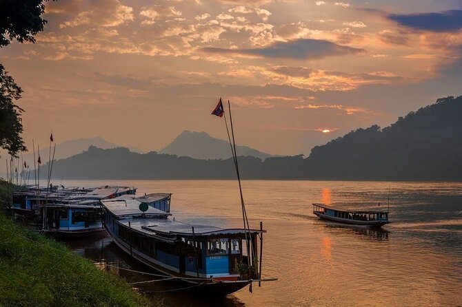 PRIVATE Mekong Delta 1 Day with Kayaking, Biking & Cooking - Boat Life on the Tien River: Islands, Stilt Houses, and Floating Farms