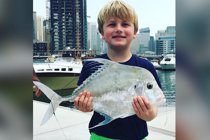Private Regular Fishing Trip in Dubai - Learning tackle fast: what the crew actually does for first-timers