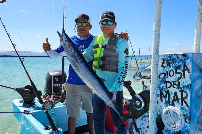 Private sport fishing in costa maya, mahahual 4 hrs - Drinks included: it’s part of the comfort plan, not a bonus
