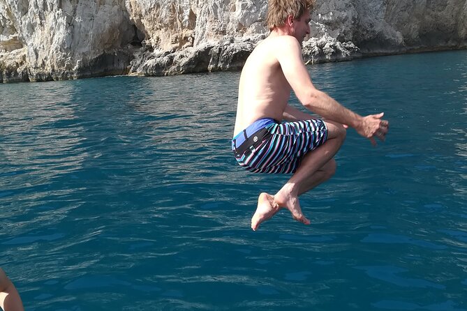 Private tour with fishing, tour of Capri and lunch on board - Price and value: what $1,385.50 per group really means