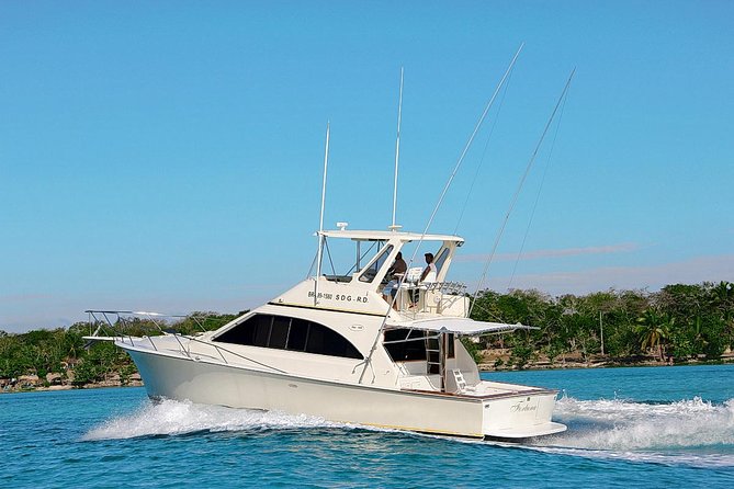 Punta Cana Private Fishing Charter boat Fortuna 42' - Snorkel and beach time: when you want fun beyond the fishing rods