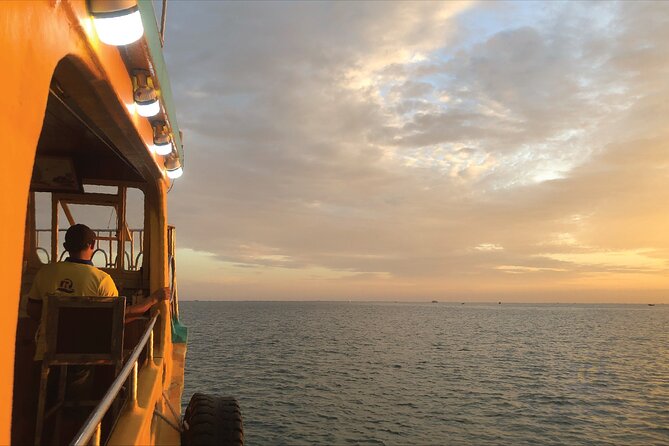 Red River Private Tour : Sunset and Night Squid Fishing - Key things to know before you go