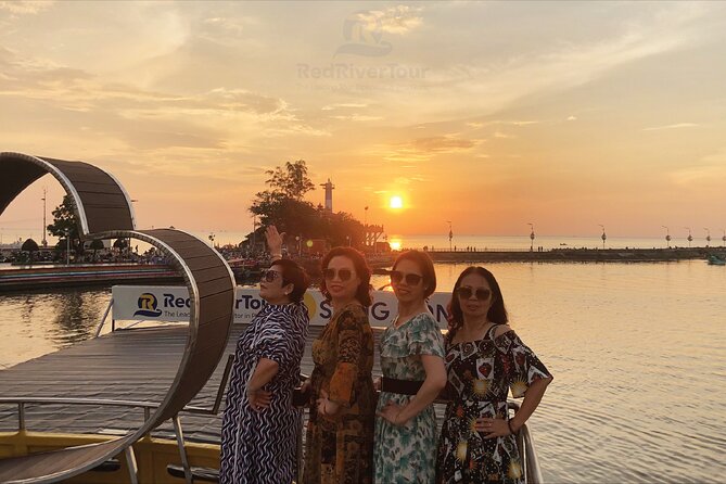 Red River Private Tour : Sunset and Night Squid Fishing - Night squid fishing: what you actually do (and what you learn)