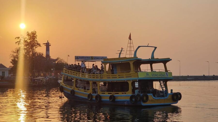 RedRiverTours - Enjoying Sunset & Night Squid Fishing - Key Things I’d Focus On Before You Go