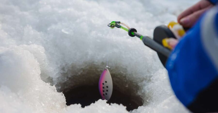 Rovaniemi: Arctic Circle Ice Fishing Experience - Winter gear and safety on real ice (what you need to know)