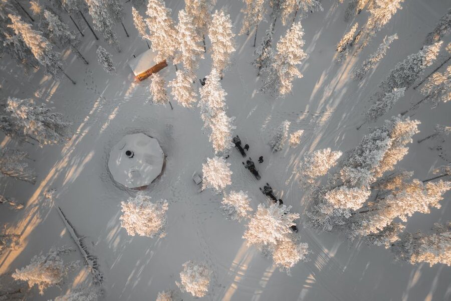 Rovaniemi: Electric Snowmobile Safari Tour with Ice Fishing - Snowmobile sharing and who can drive
