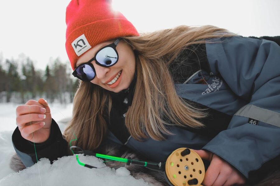 Rovaniemi: Guided Ice Fishing Experience - Winter Quiet by Campfire: Hot Drinks and a Slow Finish