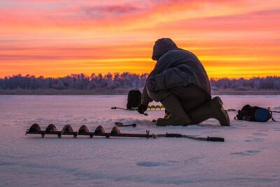 Rovaniemi: Ice Fishing from Private Lakefront Property & BBQ - BBQ afterward: staying warm and ending the day right