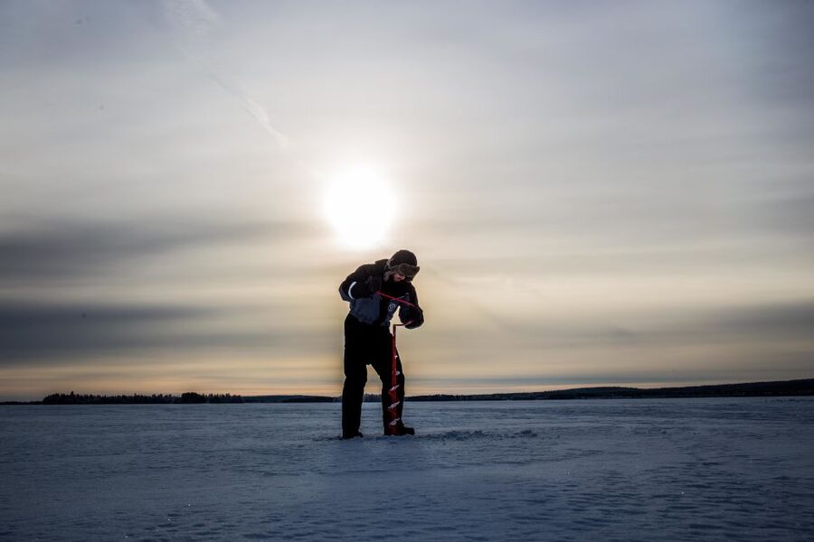 Rovaniemi: Ice Fishing on a Frozen Lake with BBQ and Photos - Key highlights at a glance