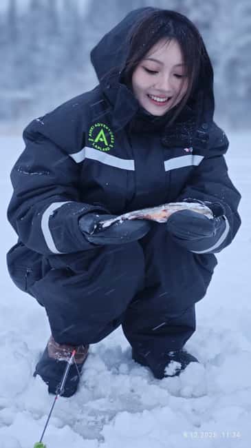 Rovaniemi: Ice Fishing Trip with Snacks and Drinks - Drill Your Own Hole, Set the Bait, Catch a Fish
