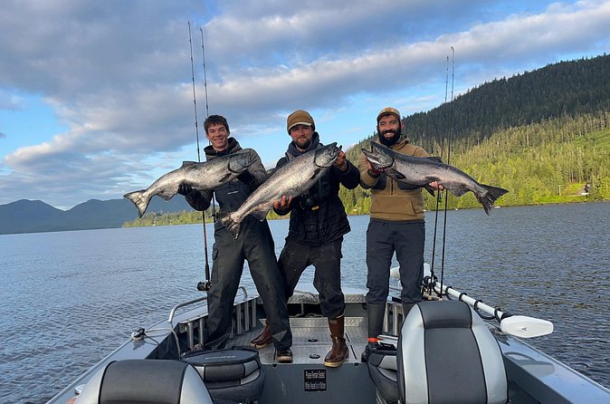 Salmon Fishing in the Salmon Capital of the World - Wildlife and the Water Moments Between the Bites