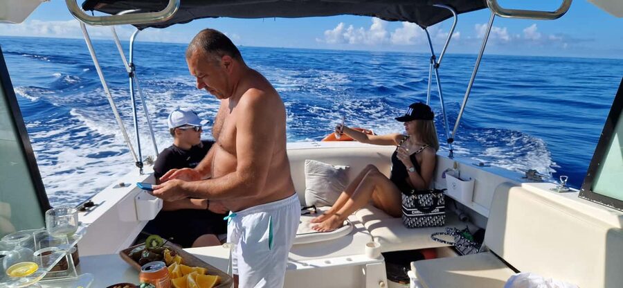 Santa Cruz de Tenerife: Private Family Fishing Tour - Starting from Barco 33: what the first hour sets up