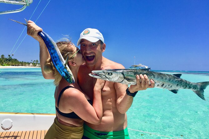 Santa Elena Fishing Charters in Punta Cana - Drinks, grilling, and managing expectations on bites