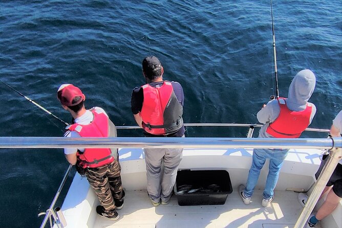Sesimbra: All-inclusive Sport Fishing Tour - The Expert Guide Part: Local Ecology While You Fish